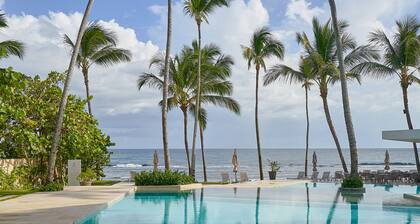 Caribbean Sunshine Breath Beachfront Apartment