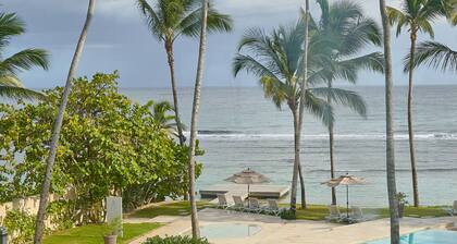 Caribbean Sunshine Breath Beachfront Apartment