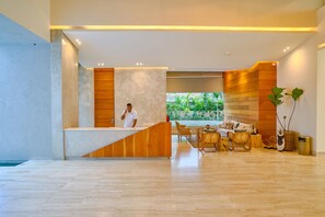 Lobby - Caribbean Sunshine Breath Beachfront Apartment (Playa Juan Dolio)