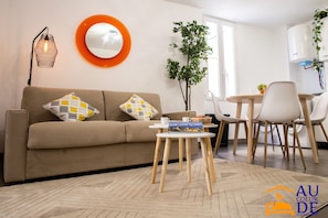 Standard Apartment, 1 Queen Bed with Sofa bed, Non Smoking, Private Bathroom - 1st floor | Living area - Au Coeur de Perpignan  (Perpignan)