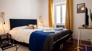 2 chambres, surmatelas, rideaux occultants, fer et planche Ă  repasser
