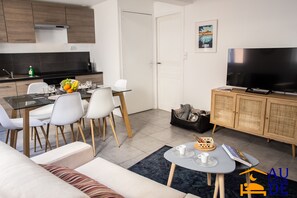 Comfort Apartment, 2 Bedrooms, Non Smoking, Private Bathroom - 2nd floor | Living area