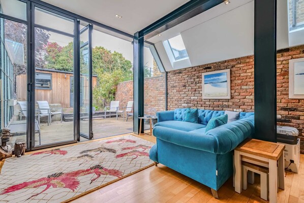 Hus – basic, flere senger | Oppholdsområde | TV