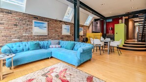 Basic House, Multiple Beds | Interior - Beautiful 3-bed Abode in Mile End (London)