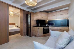 8 bedrooms, iron/ironing board, free WiFi, bed sheets