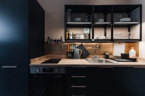 Fridge, microwave, oven, stovetop - Fresh Stylish West End Flat (Partick)