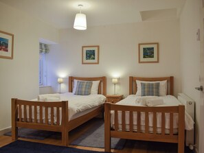 2 quartos, Wi-Fi de cortesia, roupa de cama