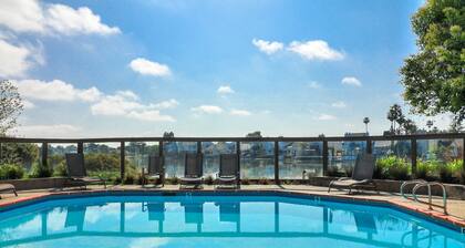 Waterfront Condo, Expansive Views from Most Rooms, Central Bay Area Location