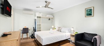 Clean Studio! Train! Parking! Restaurants! 4144D0