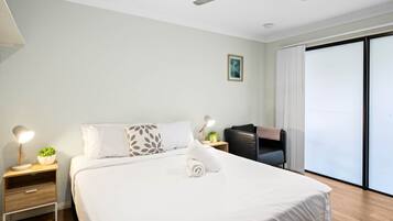 1 habitación, escritorio, tabla de planchar con plancha y wifi gratis