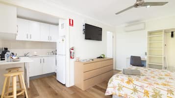 1 bedroom, desk, iron/ironing board, free WiFi