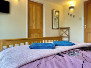 1 bedroom, free WiFi, bed sheets
