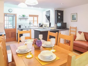 Dining - 3 bedroom accommodation in St Just (St Just)