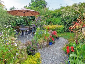 Outdoor dining - 2 bedroom accommodation in Chillaton, near Tavistock (Chillaton, near Tavistock)