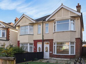 Exterior - 4 bedroom accommodation in Bournemouth (Bournemouth)