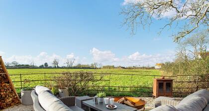 2 bedroom accommodation in Burtle, near Glastonbury
