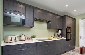 Dishwasher, cookware/dishes/utensils