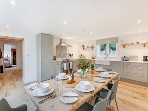 Dining - 3 bedroom accommodation in Shepton Beauchamp, near Ilminster (Shepton Beauchamp, near Ilminster)