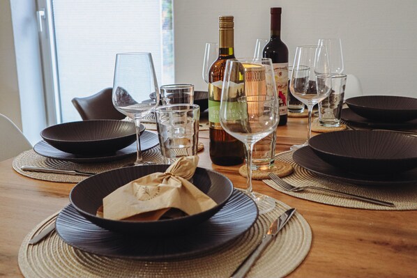 Dining - DoreyHome | Luxury stylish modern house | Free Parking-Netflix-WLAN-Kind (Passau)