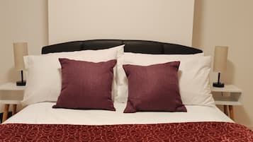 House | 5 bedrooms, iron/ironing board, free WiFi, bed sheets