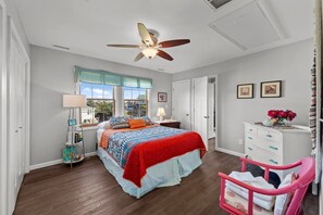 4 bedrooms, Internet, bed sheets
