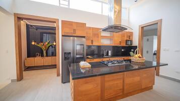 Villa, 5 Bedrooms, Smoking, Private Pool | Interior