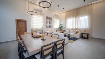 Villa, 5 Bedrooms, Smoking, Private Pool | Dining