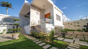 Villa, 5 Bedrooms, Smoking, Private Pool | Property entrance