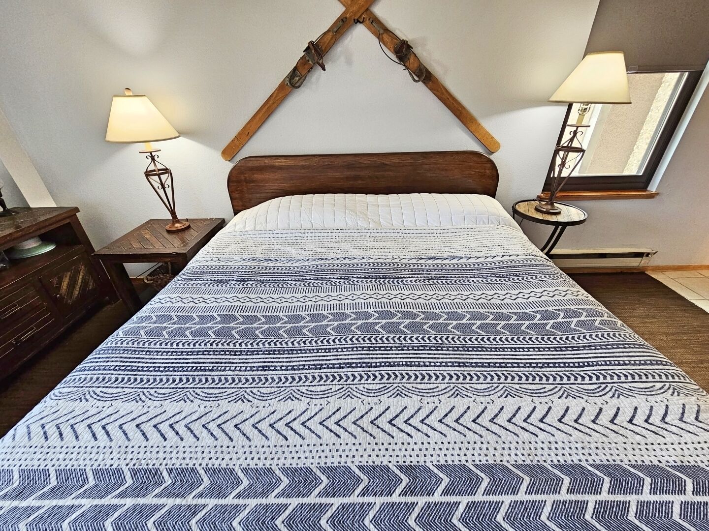 1 sovrum, internet och sängkläder