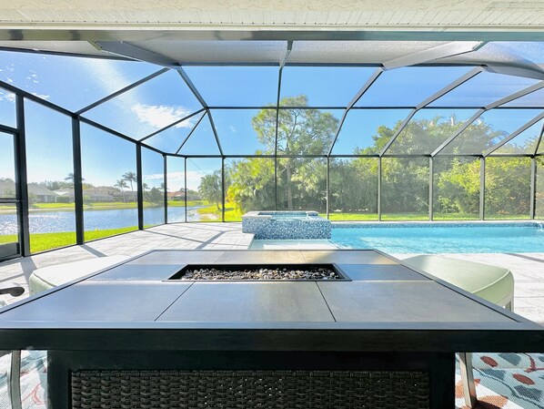 A heated pool - Beautiful welcoming house in Paradise named Naples! (Naples)