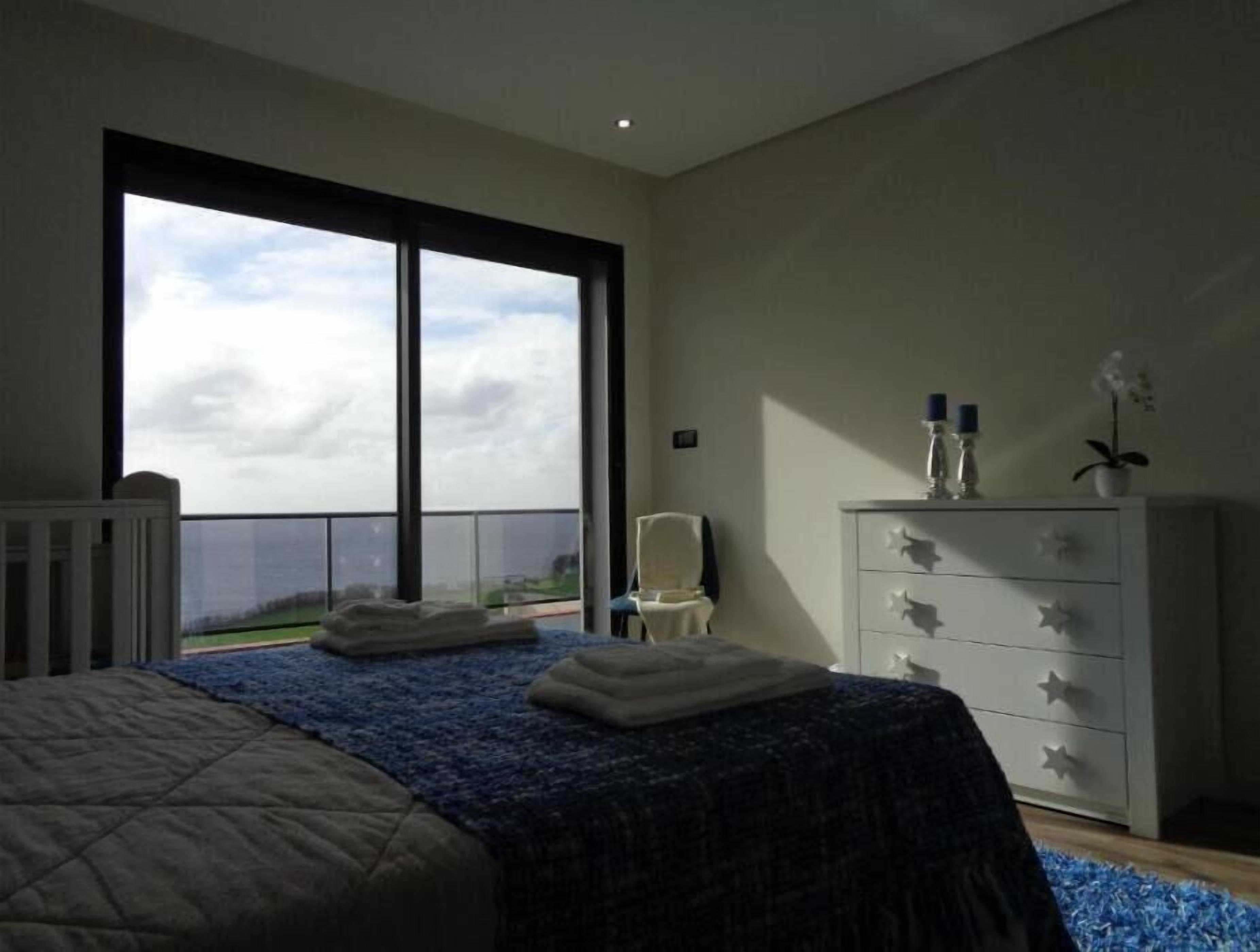 4 bedrooms, WiFi, bed sheets