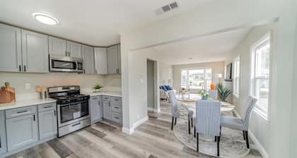 Charming Redlands home, modern comfort, near downtown. Explore Big Bear nearby