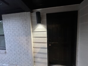 Exterior detail - LuXuRy Retreat 4 beds mins From downtown&Airport (Riverdale)