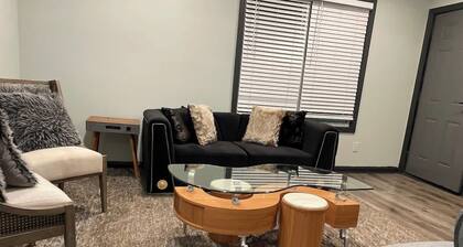 2 bedroom UNIT 20 min from downtown 4 beds