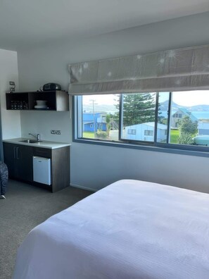 5 bedrooms, free WiFi, bed sheets
