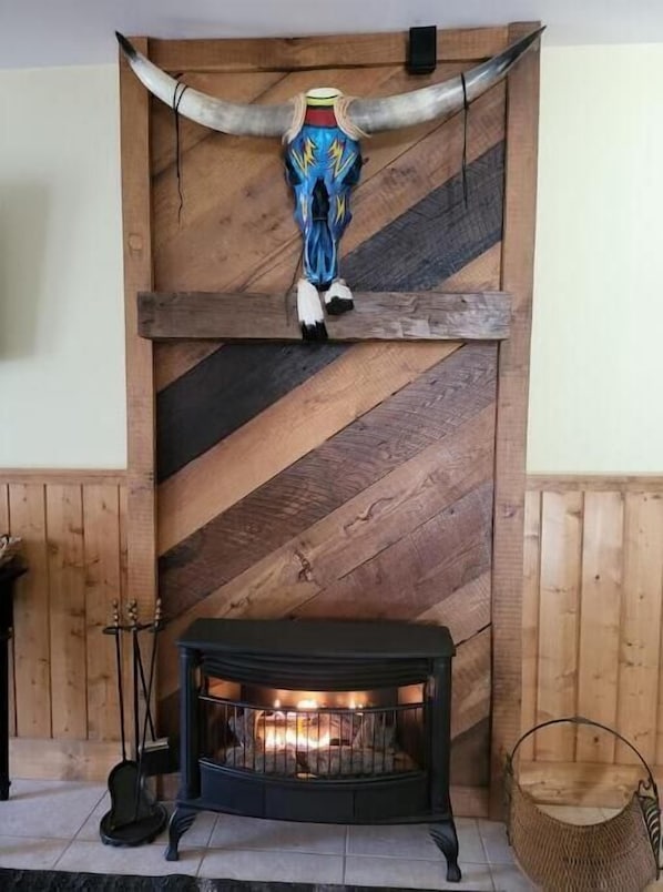 Interior - Bear Mountain Farm 2.0 (Monroe)