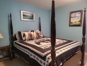 2 bedrooms, desk, free WiFi, bed sheets