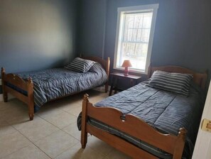 2 bedrooms, desk, free WiFi, bed sheets