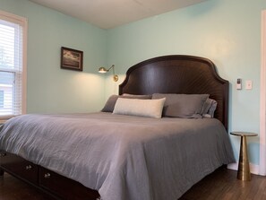 3 bedrooms, travel crib, WiFi, bed sheets
