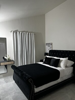 2 chambres, fer et planche à repasser, Wi-Fi, draps fournis