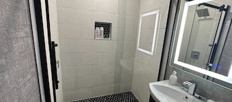 studio 1 min from Southern Regional hospital 15 MiN FROM ATLANTA APT B
