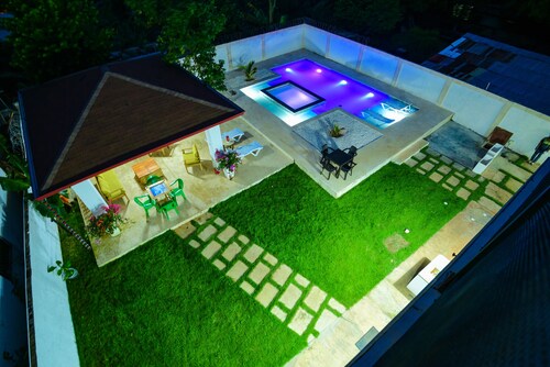 Modern large Villa, with a Gazebo and large pool for your relaxing retreat.