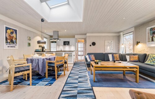 Amazing home in Fårevejle with WiFi