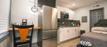 Luxury Mini studio 1 min from Southern Regional Hospital 15 mins from APT A