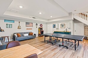 Games room - Elk Meadow Lodge-Picturesque View Hot Tub+Gameroom (Waynesville)