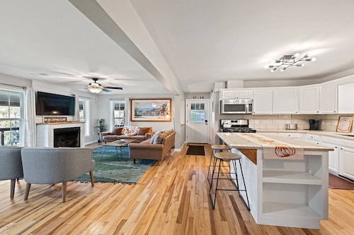 Elk Meadow Lodge-Picturesque View Hot Tub+Gameroom