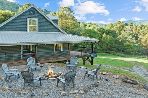 Elk Meadow Lodge-Picturesque View Hot Tub+Gameroom