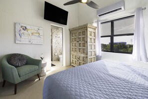 4 Schlafzimmer, Zimmersafe, Schreibtisch, Bügeleisen/Bügelbrett