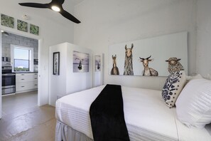 4 soverom, safe på rommet, skrivebord og strykejern/-brett