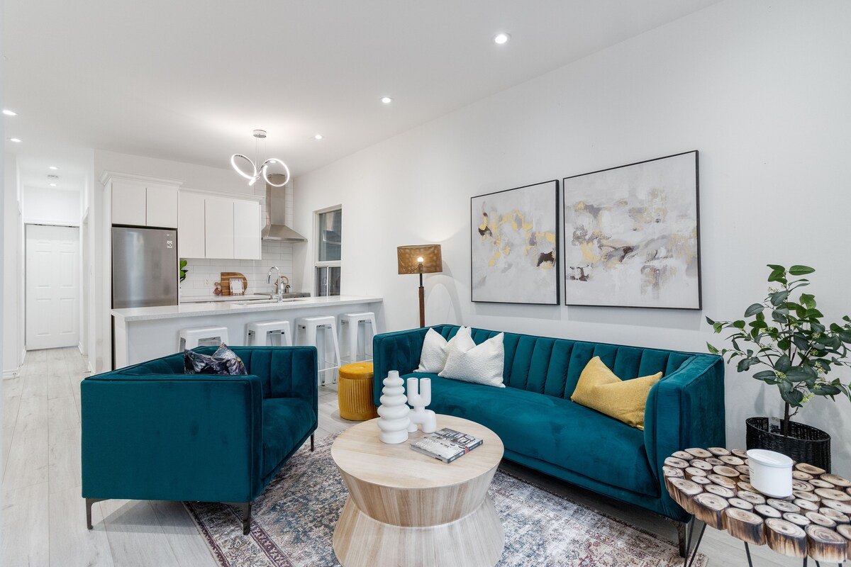 Cozy Renovated 2 Bed 2 Bath Min to Beach, Shops & Restaurants Pet Friendly!